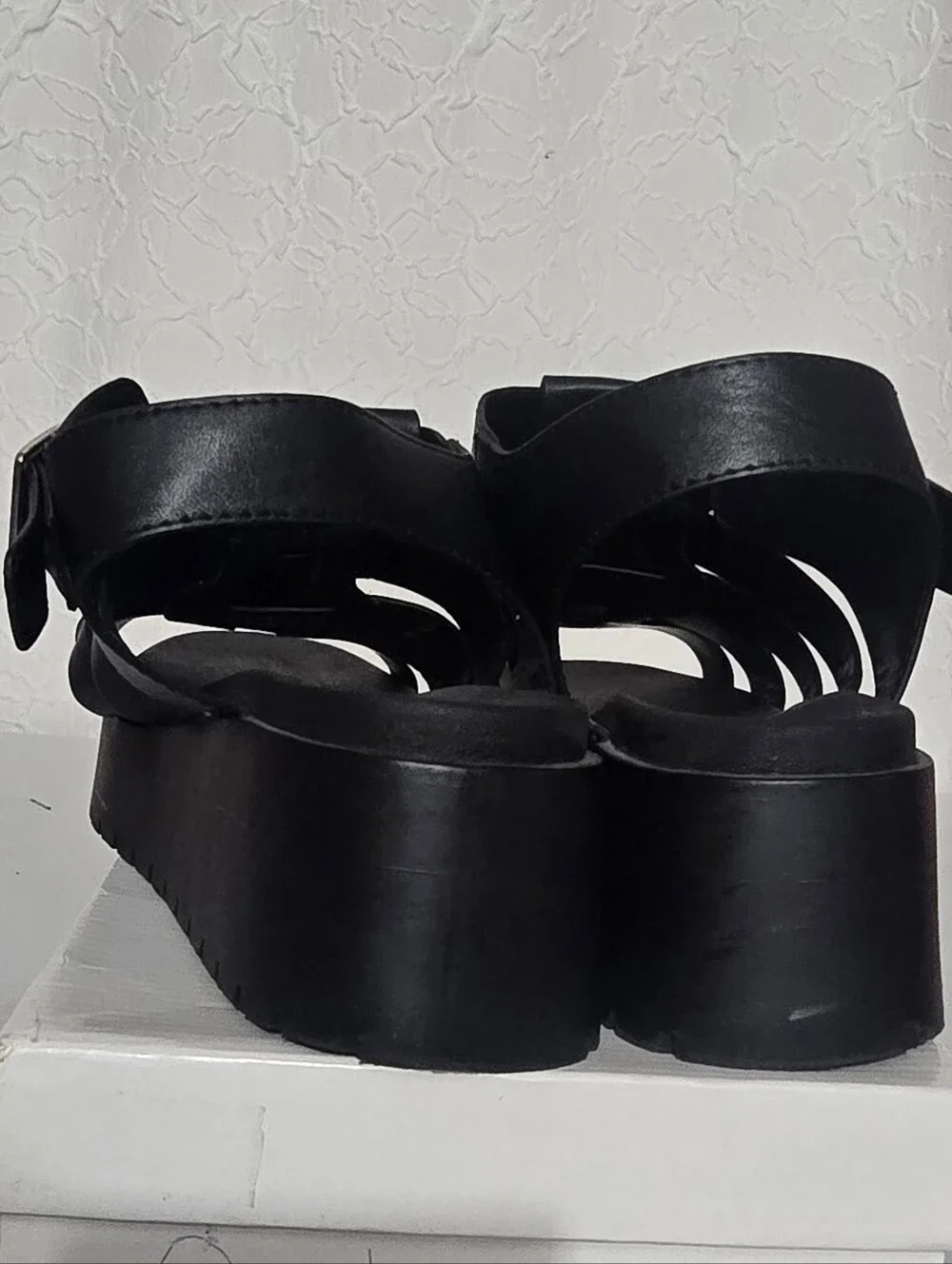 Women's Black Faux Leather Platform Sandals Rubber Soles Size 8.5